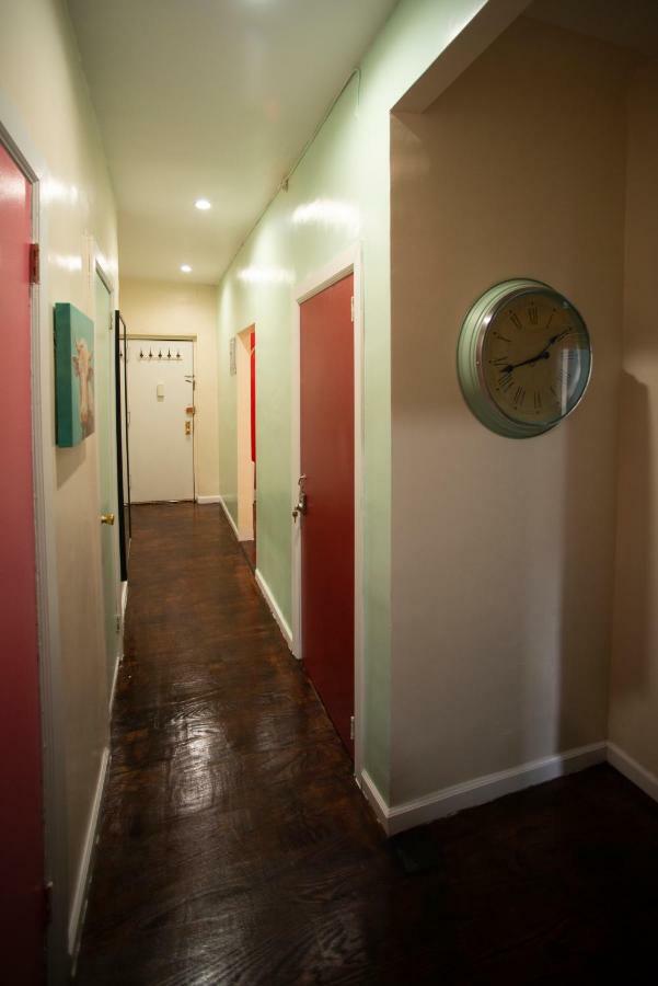 Private Room In A Shared Apartment 15 Minutes To Times Square! New York Kültér fotó